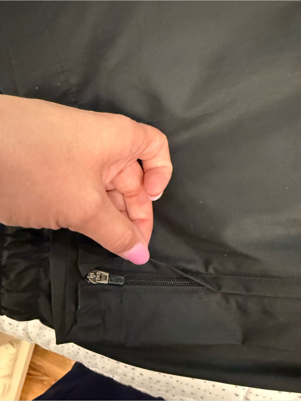 Nike Men’s Black Sweatpants with White Swoosh and '24' Detail - Picture 10 of 10